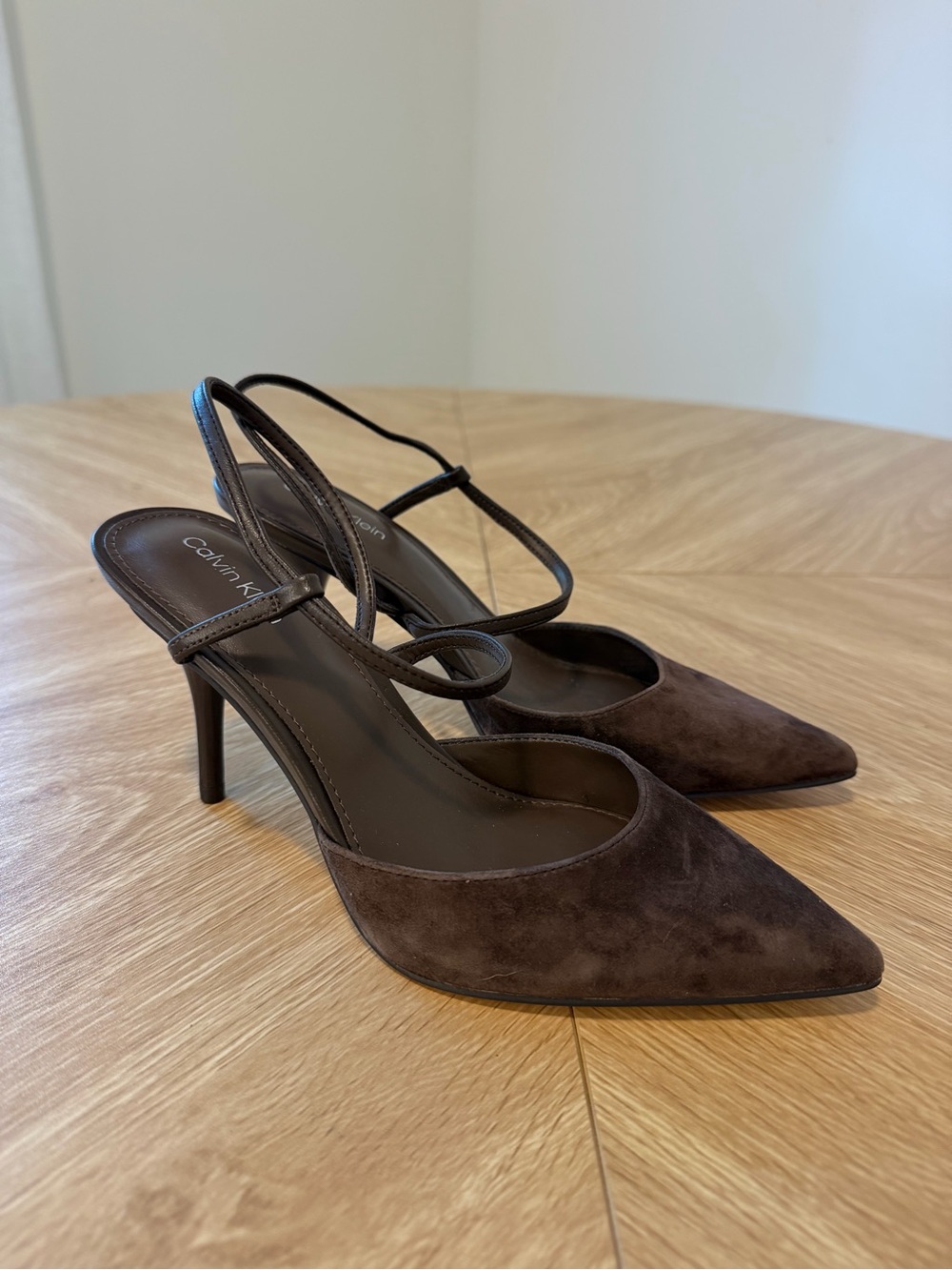 Calvin Klein brown suede pointed-toe slingback pumps 🤎